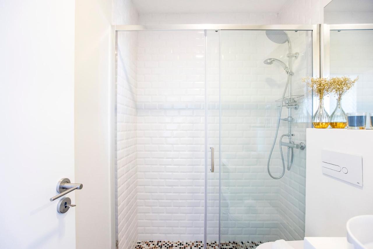 Elegant Studio W/ Ac & Balcony By Lovelystay Porto Kültér fotó